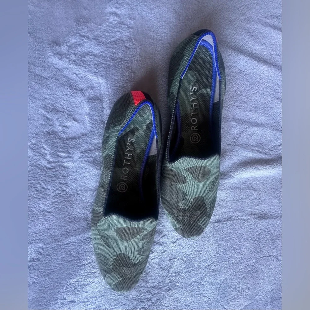 Rothys Camo Loafers Womens 9.5 Green Flats Round Toe Slip On.